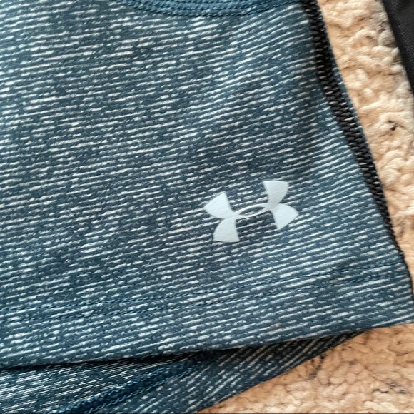 Under Armour Small Rehearsal Long Sleeve Crop Top - Picture 5 of 10